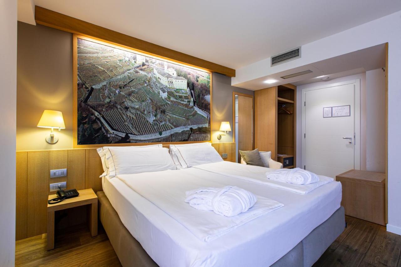 Wine Hotel Retici Balzi Poggiridenti エクステリア 写真
