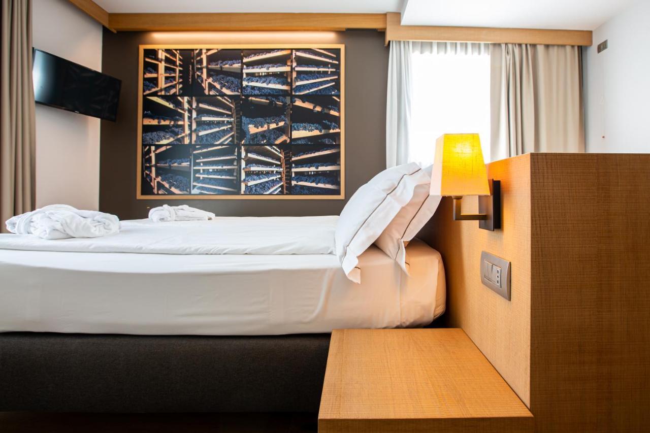 Wine Hotel Retici Balzi Poggiridenti エクステリア 写真