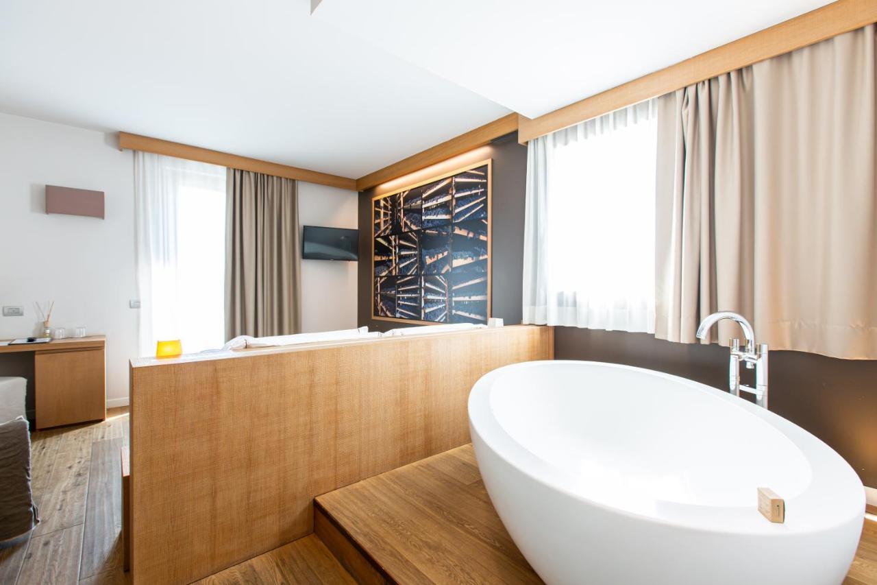 Wine Hotel Retici Balzi Poggiridenti エクステリア 写真