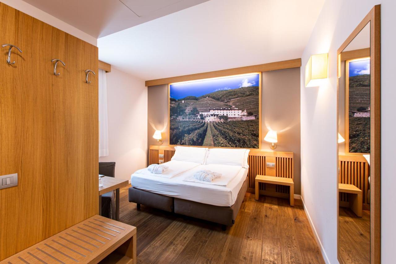 Wine Hotel Retici Balzi Poggiridenti エクステリア 写真