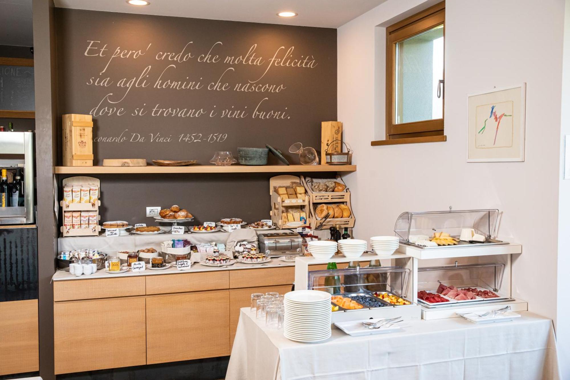 Wine Hotel Retici Balzi Poggiridenti エクステリア 写真