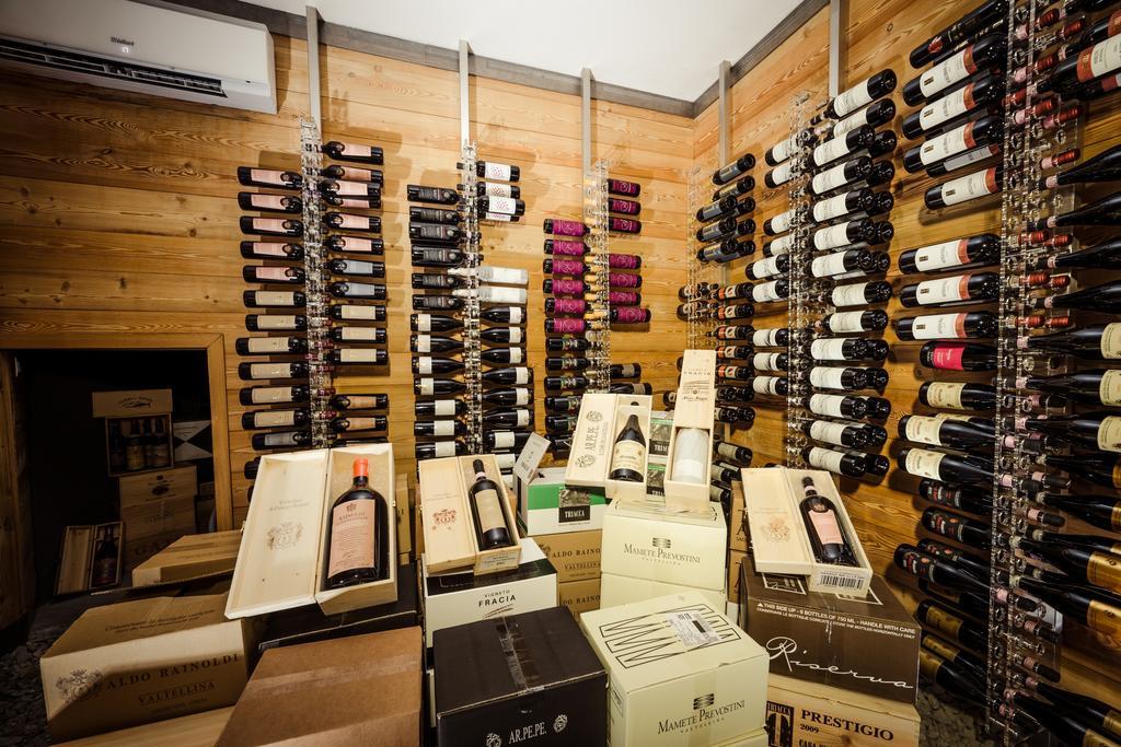 Wine Hotel Retici Balzi Poggiridenti エクステリア 写真