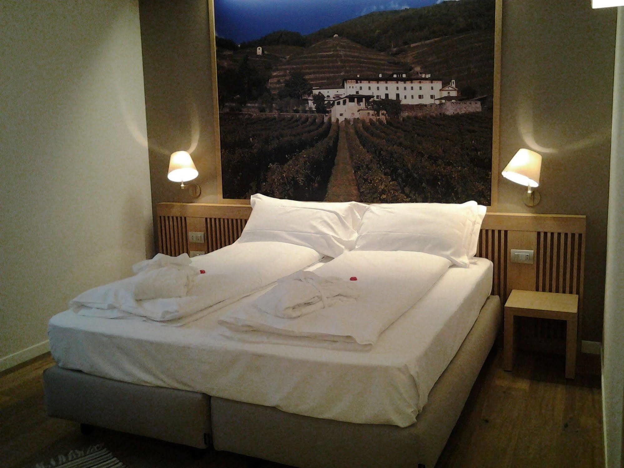 Wine Hotel Retici Balzi Poggiridenti エクステリア 写真