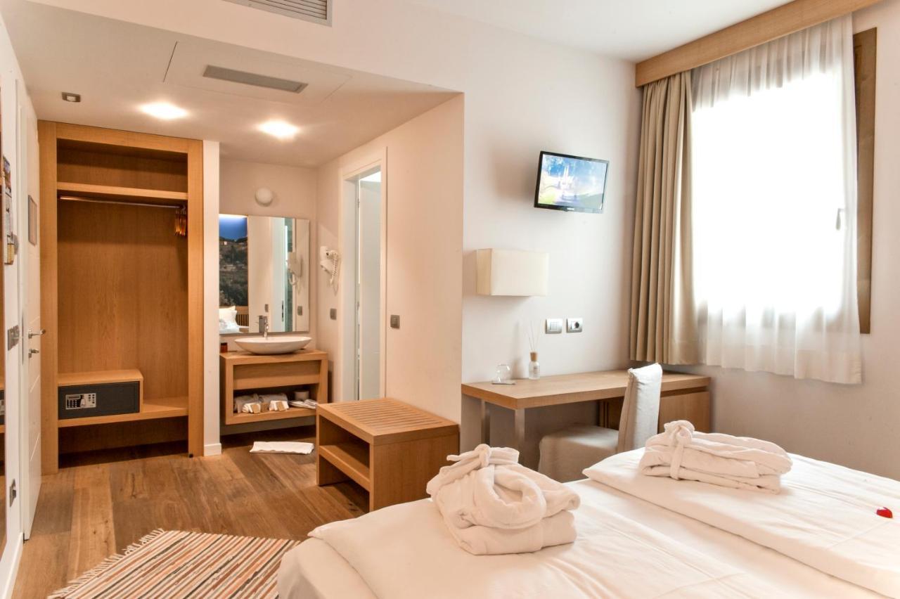 Wine Hotel Retici Balzi Poggiridenti エクステリア 写真
